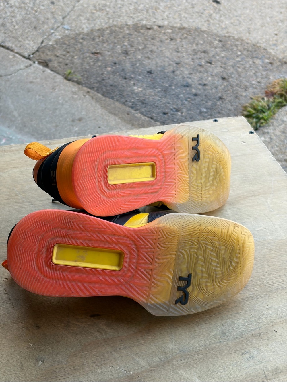 TYR lifters size 7.5 - Picture 11 of 11